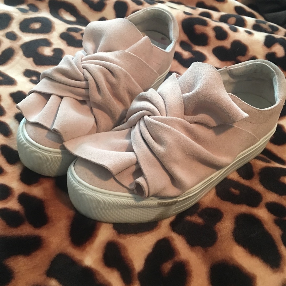 Kenneth Cole Pink Twisted Platform Shoes! 🖤